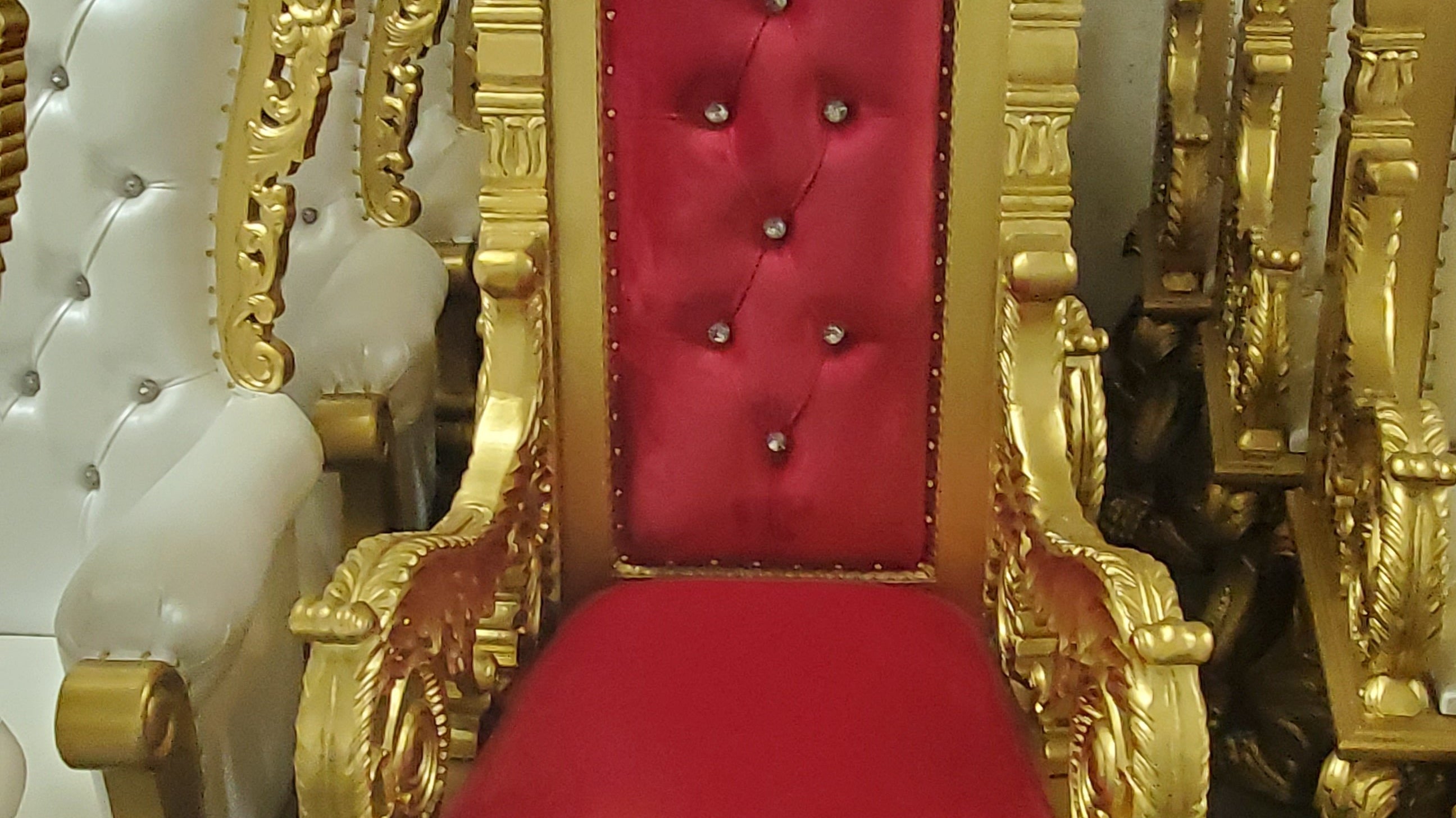 NEW STYLE THRONE CHAIR IN STOCK!!!!!!! LIMITED STOCK AVAILABLE!!!!!!!!!