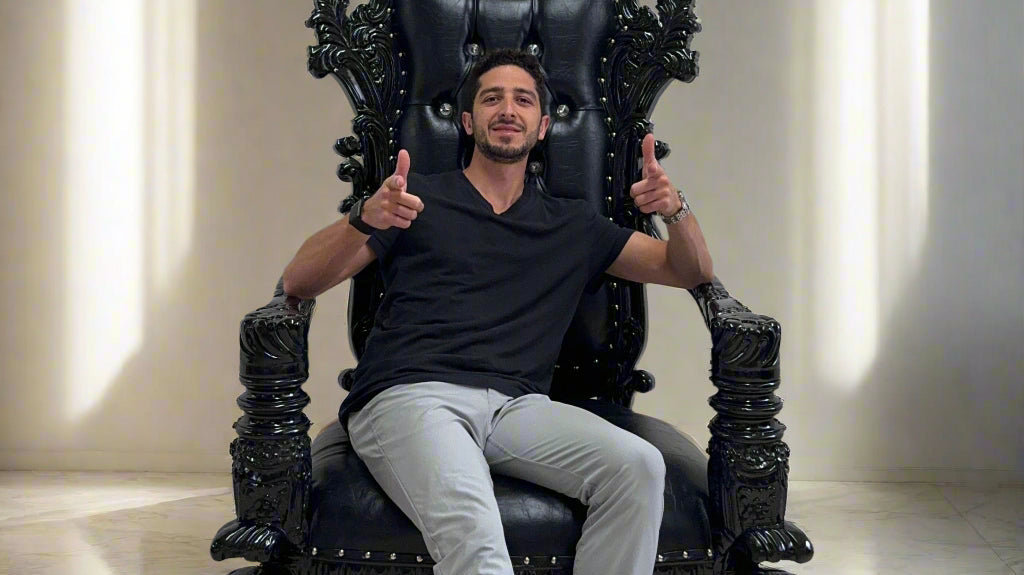 Throne Selfies: Your Social Media Guide to the Perfect Posts