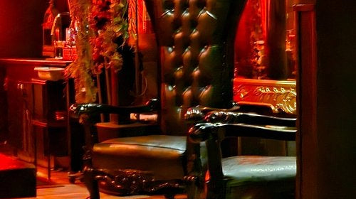 Thrones & Why VIP Seating Matters in Clubs & Bars