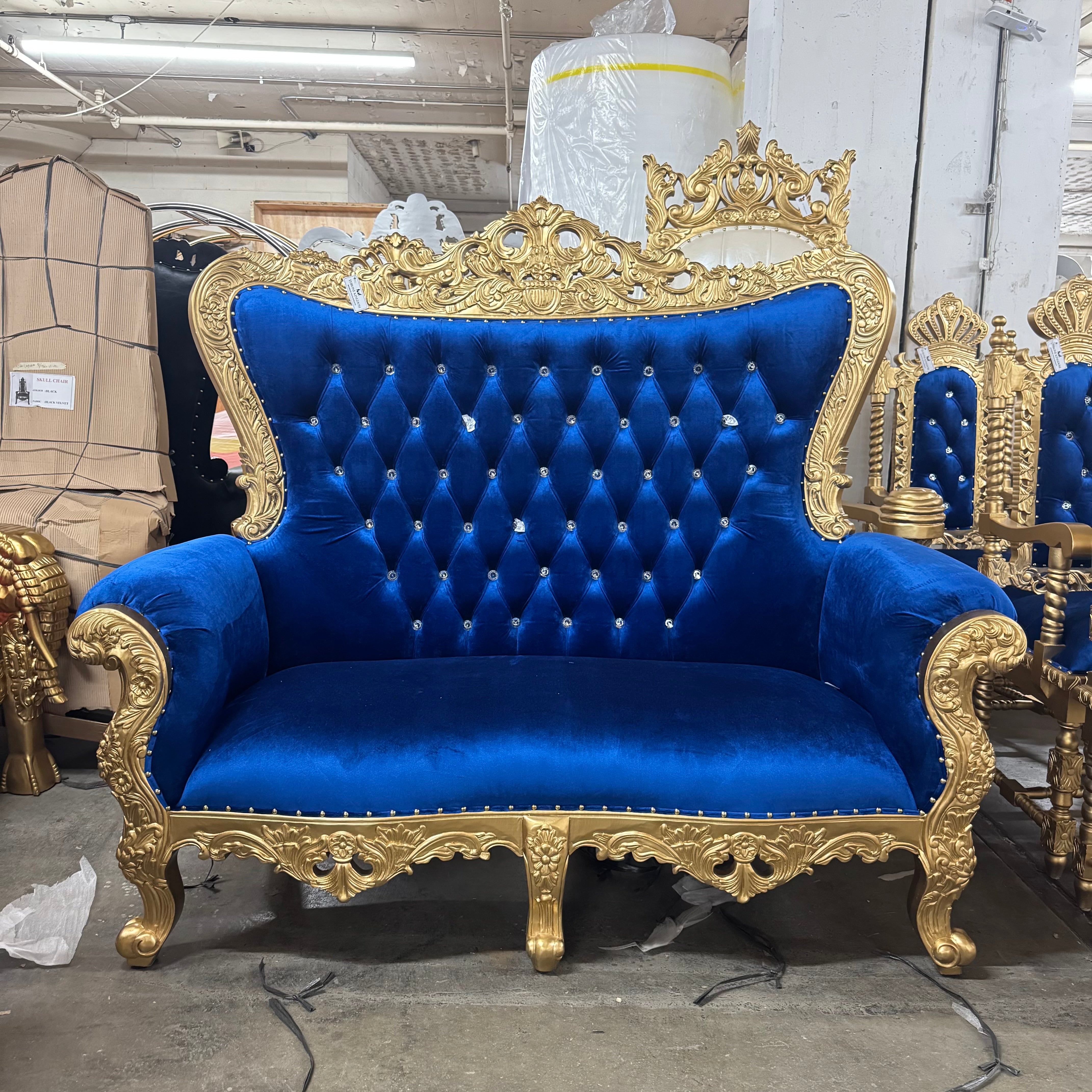 Queen Linette Royal Loveseat