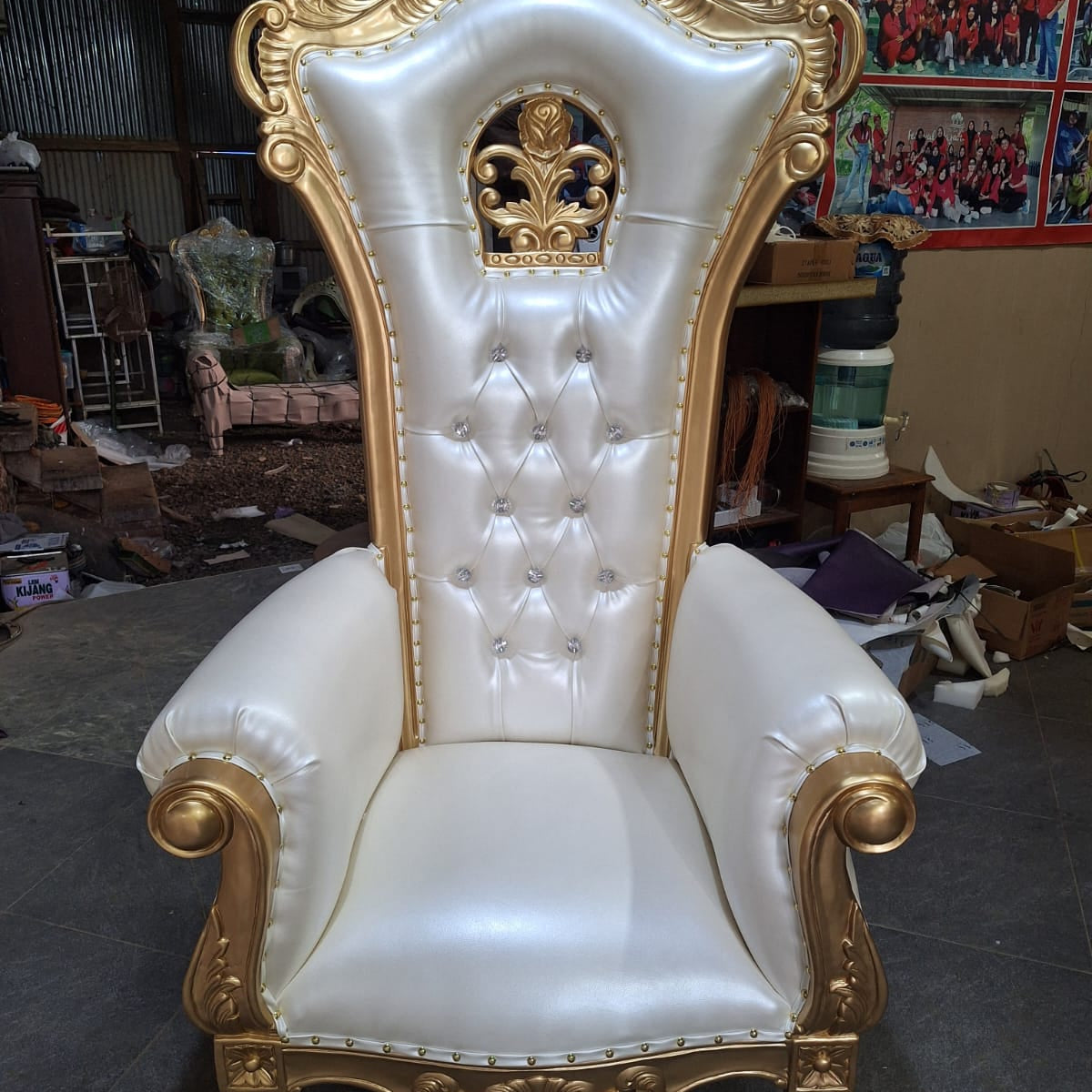 Queen Babette Throne