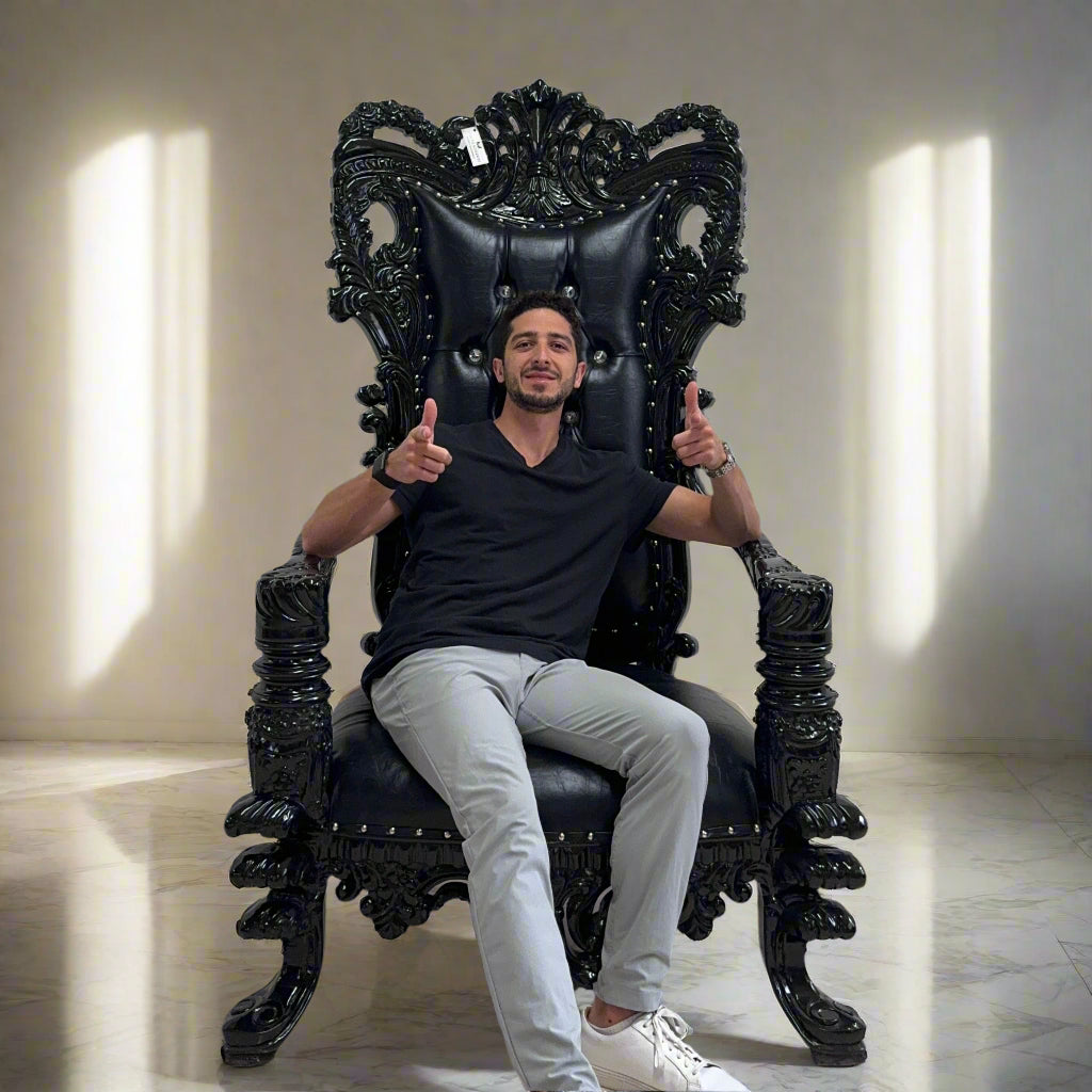 Throne Selfies: Your Social Media Guide to the Perfect Posts