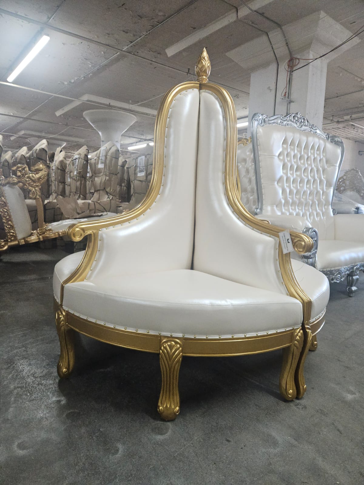 Fantasia Round Party Bench