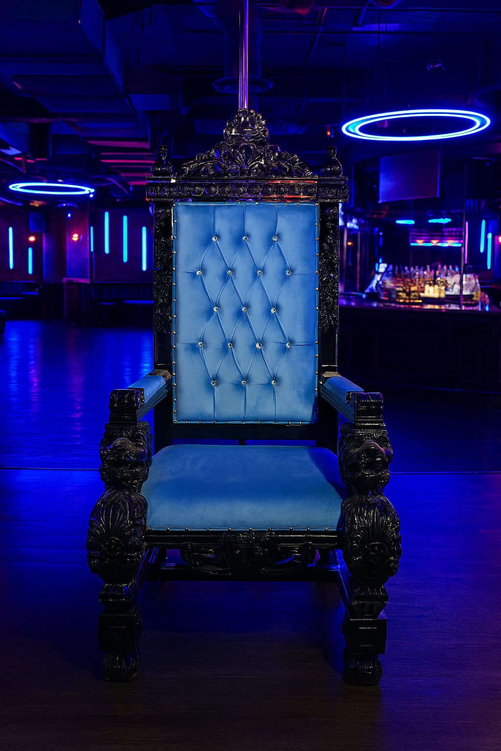 King Samuel 68 Lion Throne Chair