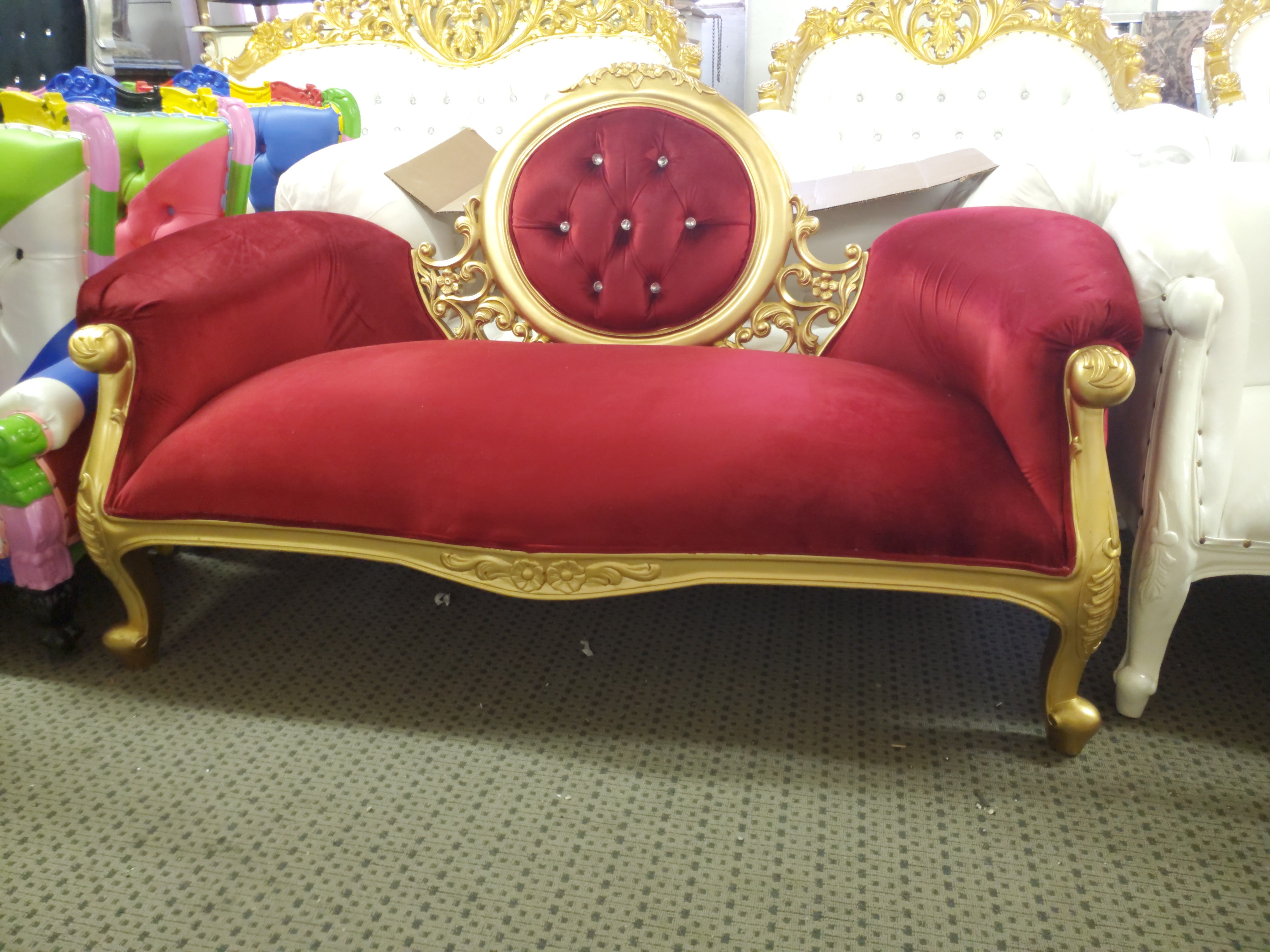 King Nicholas Royal Chaise Lounge