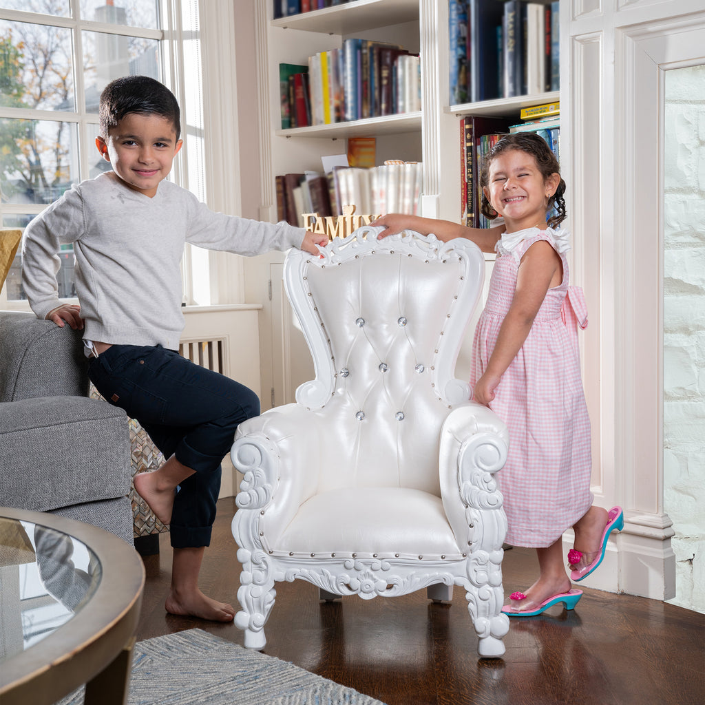 "Mini Tiffany 33" Kids Throne Chair - White / White