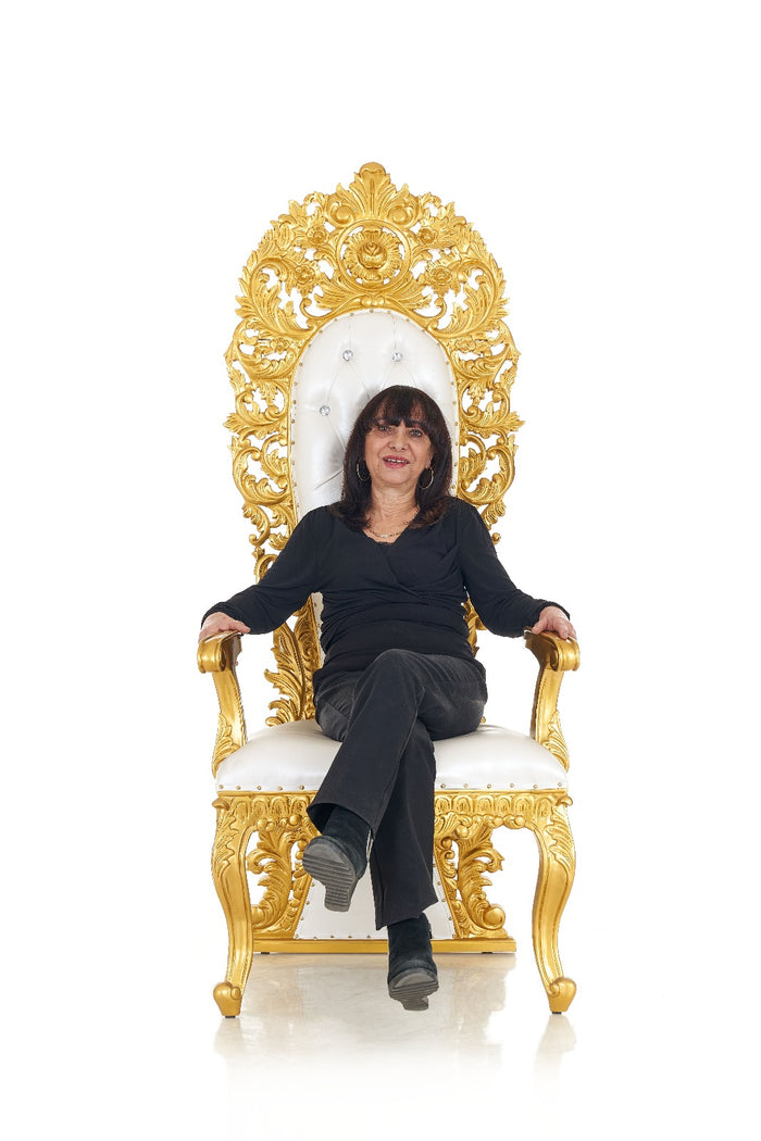 Susan, Customer Relations and Bookkeeping at Throne Kingdom