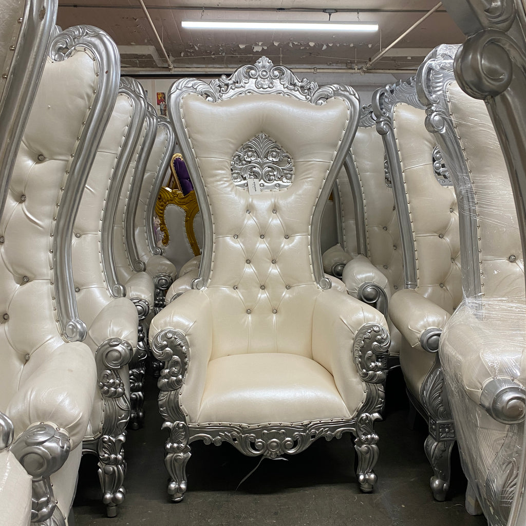 "Flower Crown Tiffany" Throne Chair - White / Silver